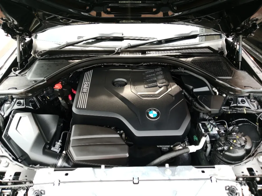 Foto Mobil Bekas Mesin BMW 320i 2.0 tahun 2021