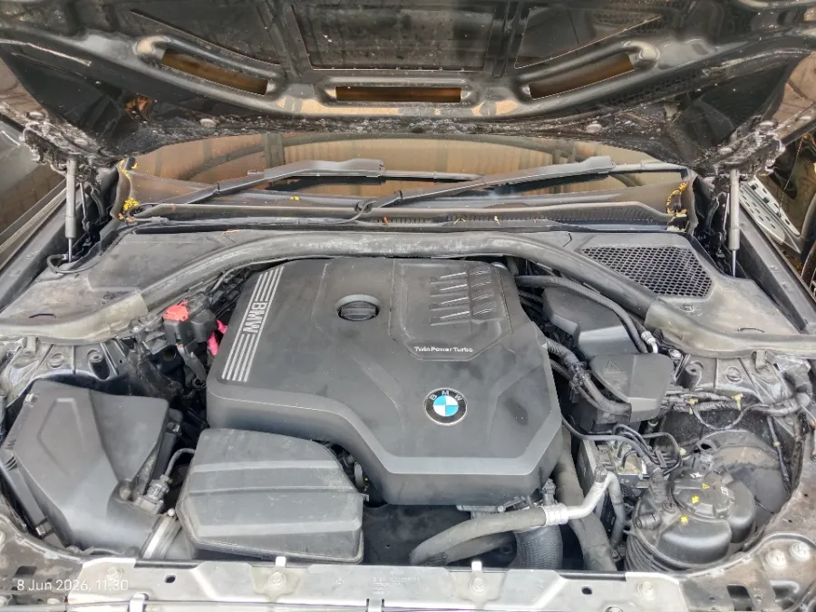 Foto Mobil Bekas Mesin BMW 320i 2.0 tahun 2021
