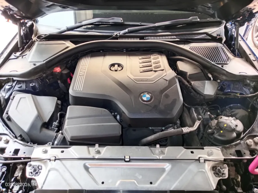 Foto Mobil Bekas Mesin BMW 320i 2.0 tahun 2021