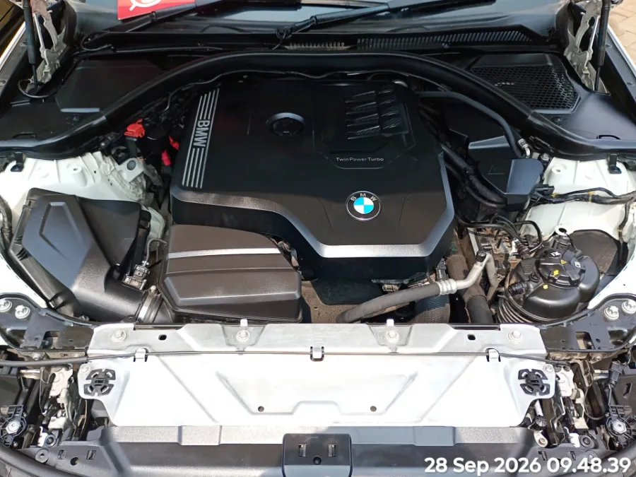 Foto Mobil Bekas Mesin BMW 320i 2.0 tahun 2021