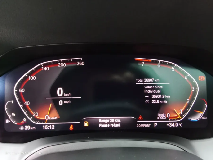 Foto Mobil Bekas Odometer BMW 320i 2.0 tahun 2021