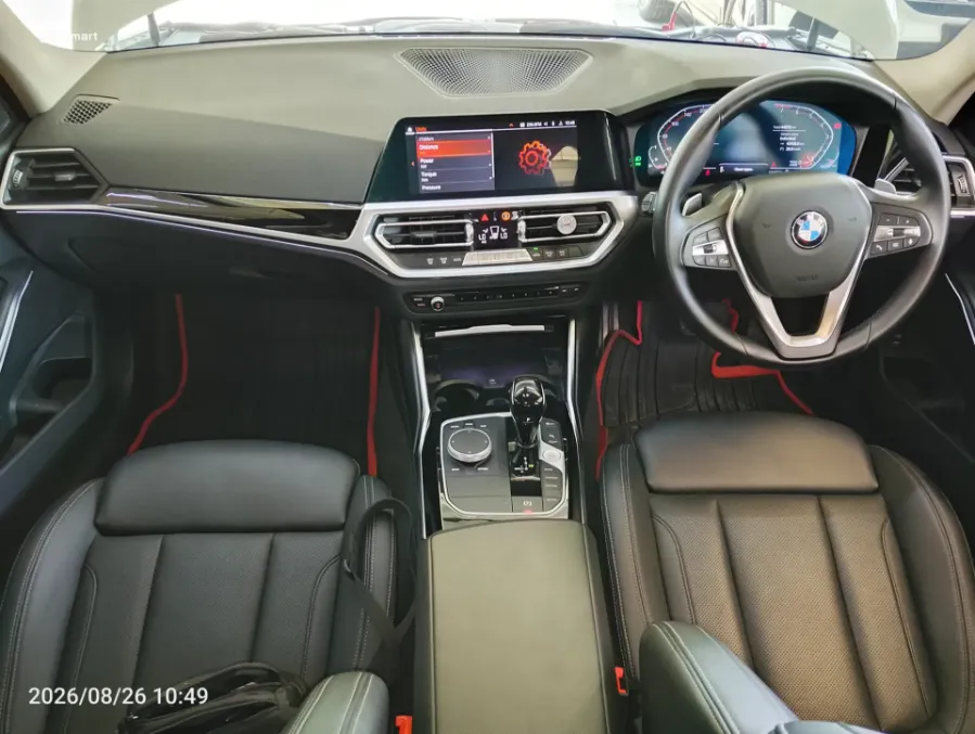 Foto Mobil Bekas Dashboard BMW 320i 2.0 tahun 2022