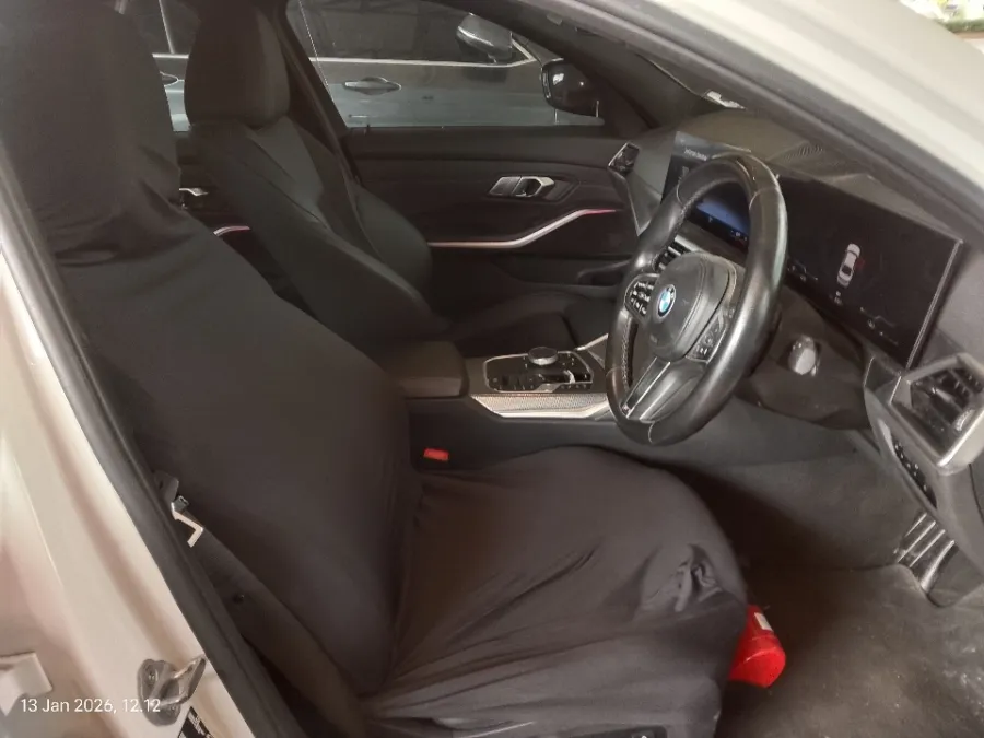 Foto Mobil Bekas Kabin Depan BMW 320i 2.0 tahun 2022