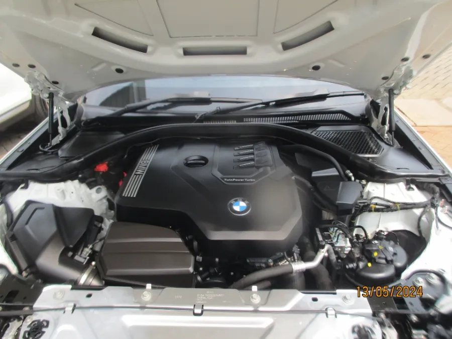 Foto Mobil Bekas Mesin BMW 320i 2.0 tahun 2022