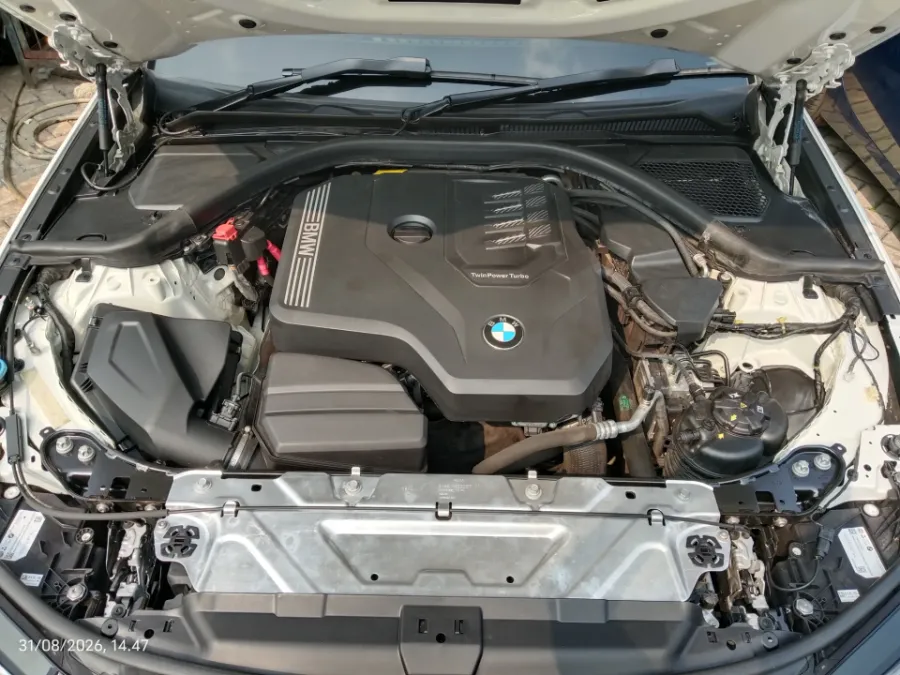 Foto Mobil Bekas Mesin BMW 320i 2.0 tahun 2022