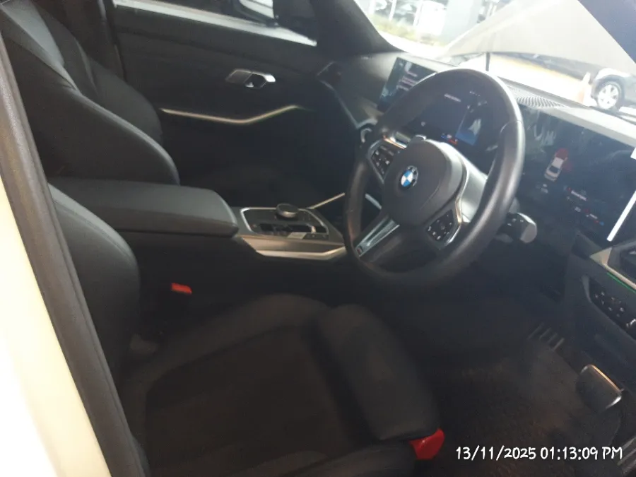 Foto Mobil Bekas Kabin Depan BMW 320i 2.0 tahun 2023