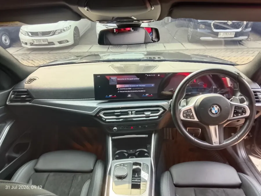 Foto Mobil Bekas Dashboard BMW 320i 2.0 tahun 2024