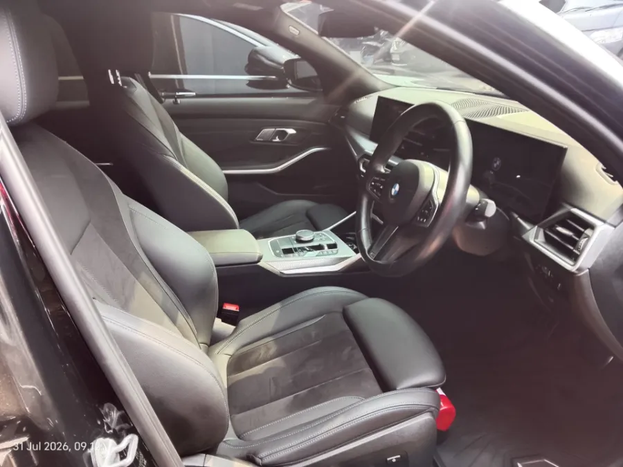 Foto Mobil Bekas Kabin Depan BMW 320i 2.0 tahun 2024