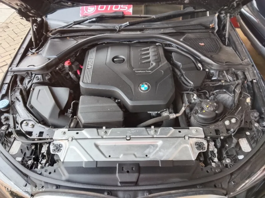 Foto Mobil Bekas Mesin BMW 320i 2.0 tahun 2024