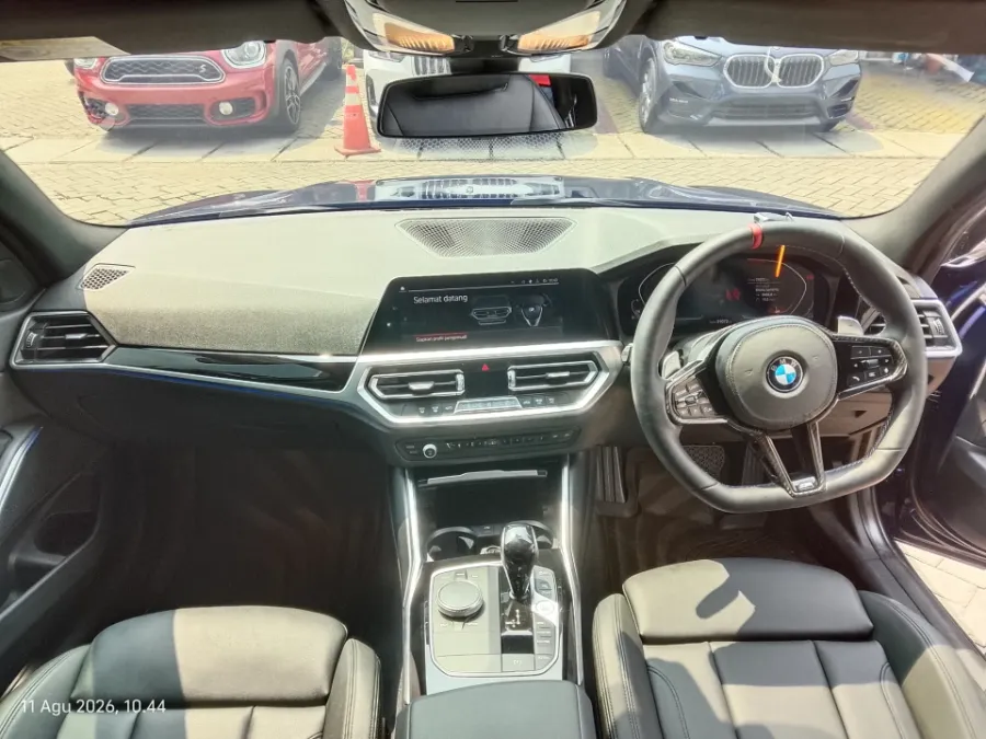 Foto Mobil Bekas Dashboard BMW 320i 2.0 M Sport tahun 2020