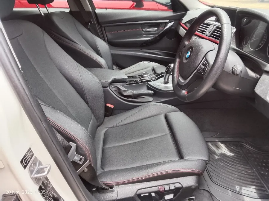 Foto Mobil Bekas Kabin Depan BMW 320i 2.0 N20 tahun 2014