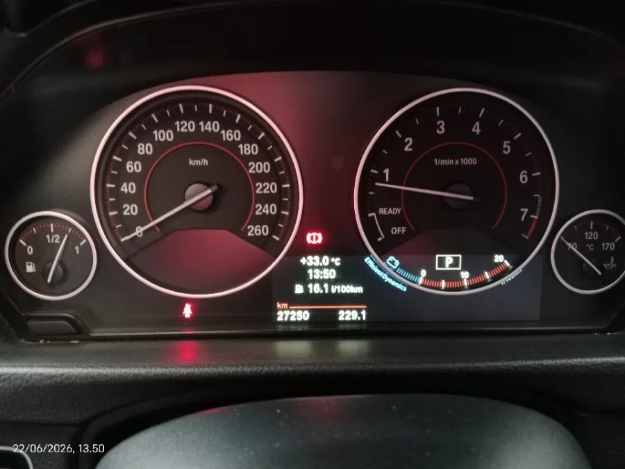 Foto Mobil Bekas Odometer BMW 320i 2.0 N20 tahun 2014