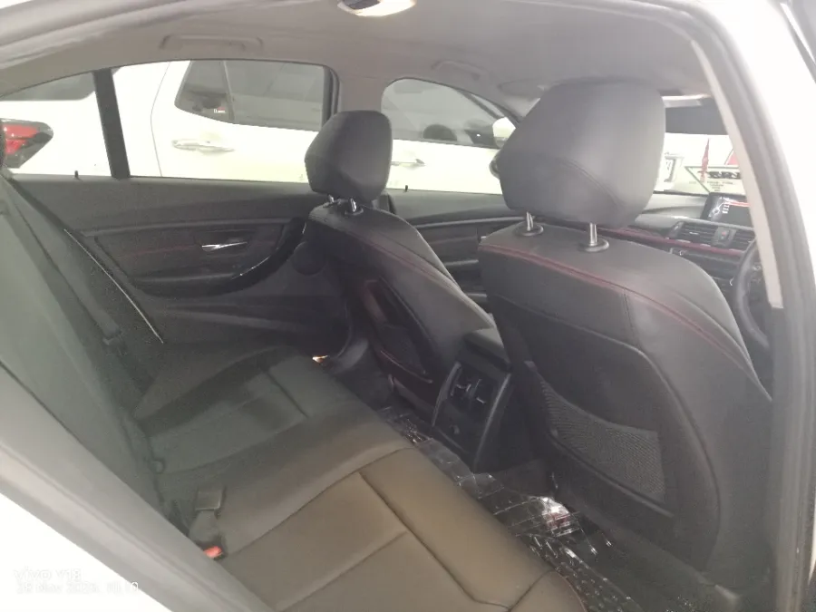 Foto Mobil Bekas Kabin Belakang BMW 320i 2.0 N20 tahun 2015