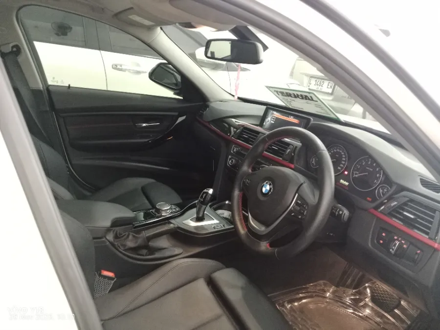 Foto Mobil Bekas Kabin Depan BMW 320i 2.0 N20 tahun 2015