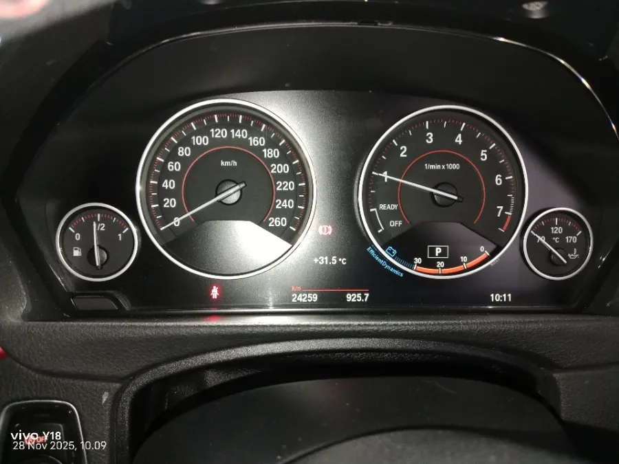 Foto Mobil Bekas Odometer BMW 320i 2.0 N20 tahun 2015