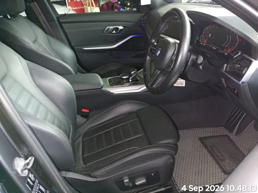 Foto Mobil Bekas Kabin Depan BMW 330i 2.0 tahun 2019