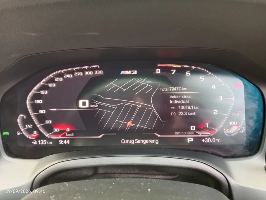 Foto Mobil Bekas Odometer BMW 330i 2.0 tahun 2019