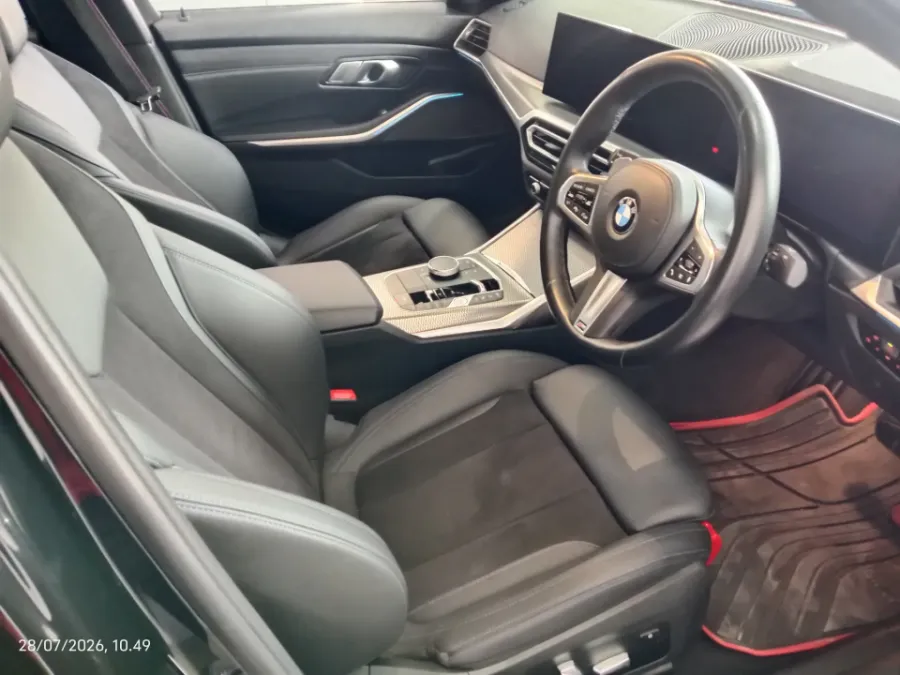 Foto Mobil Bekas Kabin Depan BMW 330i 2.0 tahun 2022
