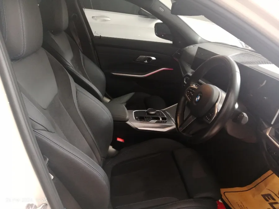 Foto Mobil Bekas Kabin Depan BMW 330i 2.0 tahun 2024