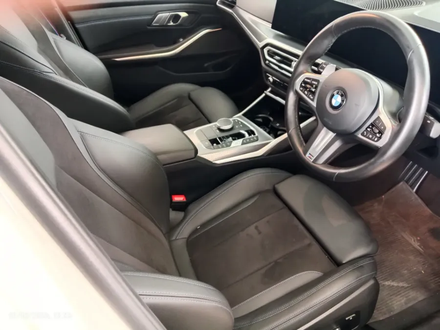 Foto Mobil Bekas Kabin Depan BMW 330i 2.0 tahun 2024