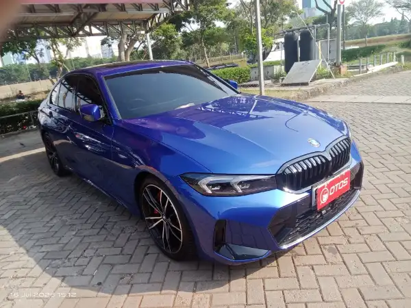 2024 BMW 330i 2.0 - Foto 1 dari 6