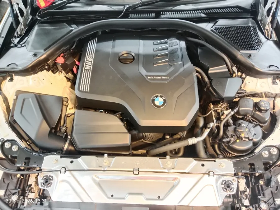 Foto Mobil Bekas Mesin BMW 330i 2.0 tahun 2024