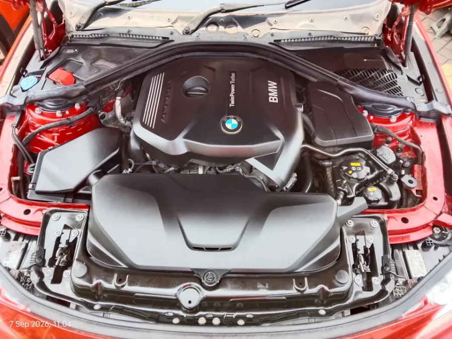 Foto Mobil Bekas Mesin BMW 330i 2.0 M Sport tahun 2018