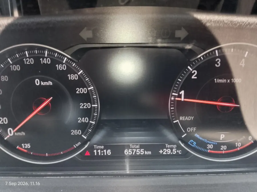 Foto Mobil Bekas Odometer BMW 330i 2.0 M Sport tahun 2018
