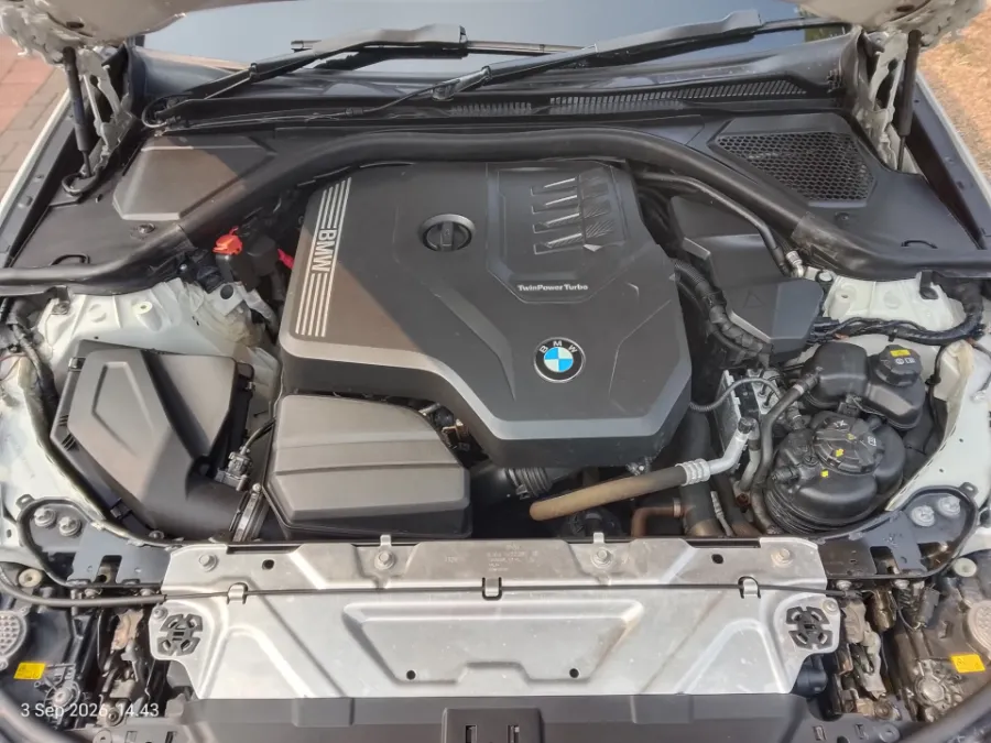 Foto Mobil Bekas Mesin BMW 330i 2.0 M Sport tahun 2019
