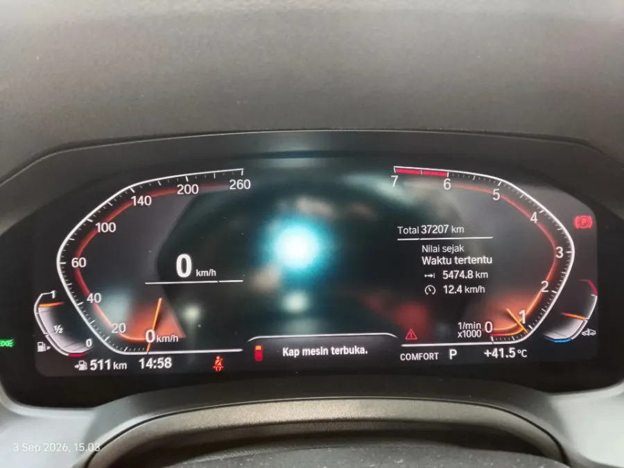 Foto Mobil Bekas Odometer BMW 330i 2.0 M Sport tahun 2019