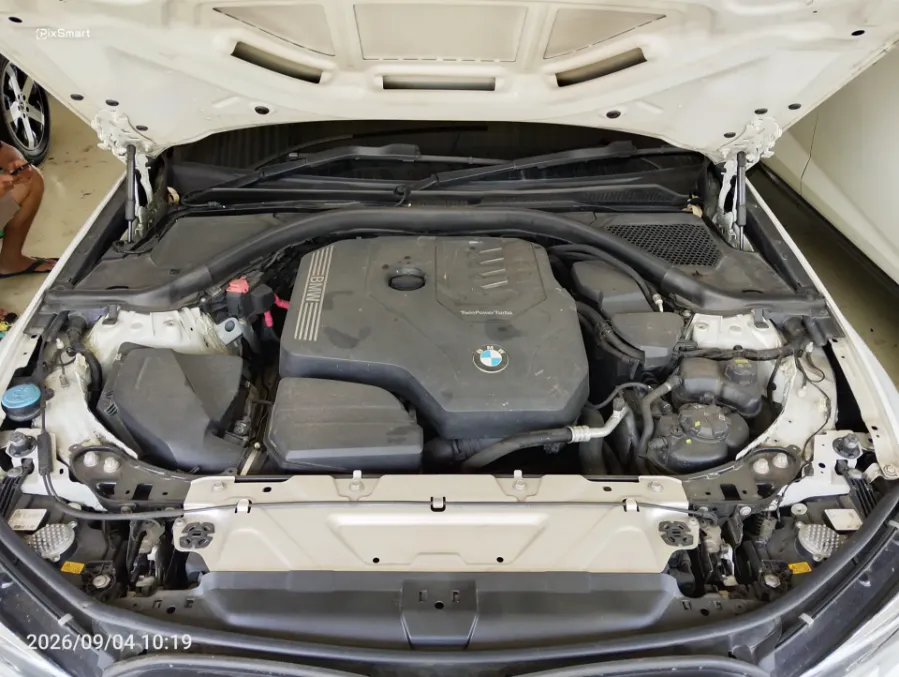 Foto Mobil Bekas Mesin BMW 330i 2.0 M Sport tahun 2021