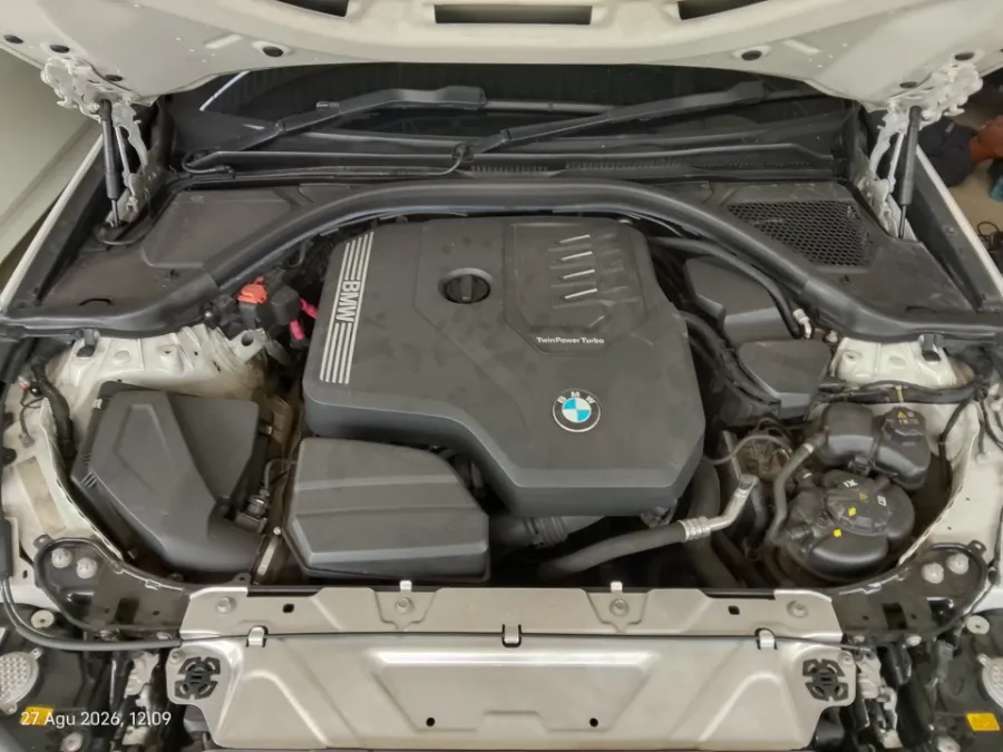 Foto Mobil Bekas Mesin BMW 330i 2.0 M Sport tahun 2022