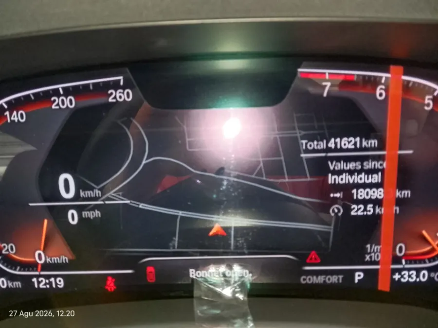 Foto Mobil Bekas Odometer BMW 330i 2.0 M Sport tahun 2022