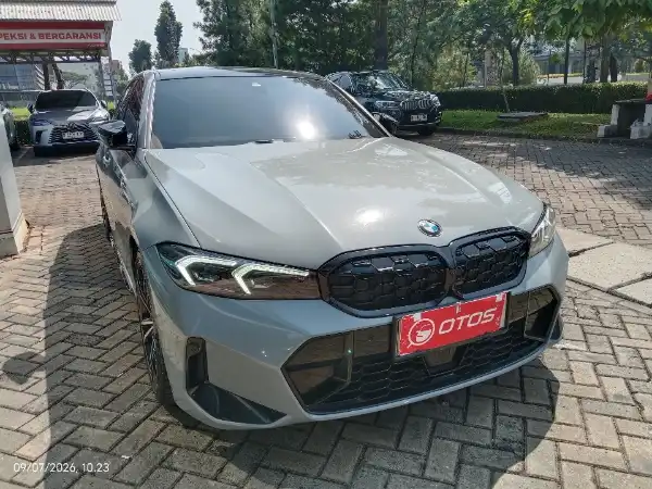 2023 BMW 330i 2.0 M Sport - Foto 1 dari 6