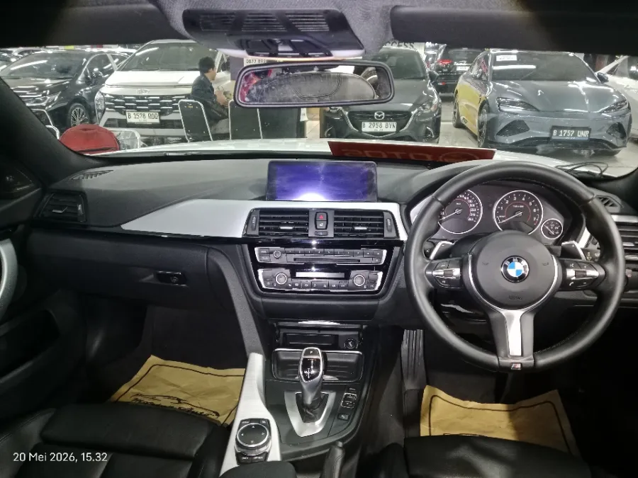 Foto Mobil Bekas Dashboard BMW 428i 2.0 tahun 2014