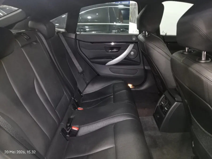 Foto Mobil Bekas Kabin Belakang BMW 428i 2.0 tahun 2014