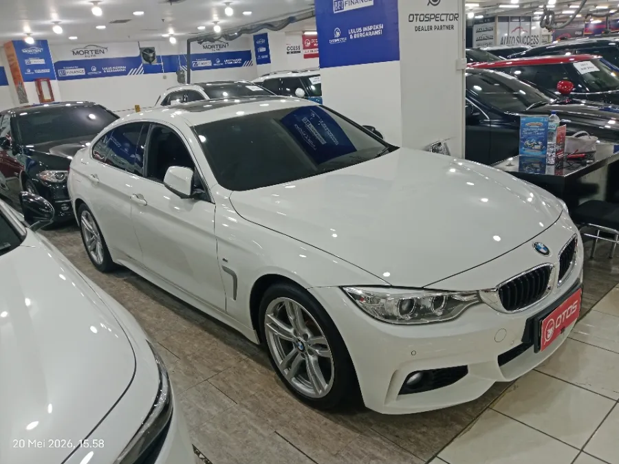 Foto Mobil Bekas Kanan Depan BMW 428i 2.0 tahun 2014