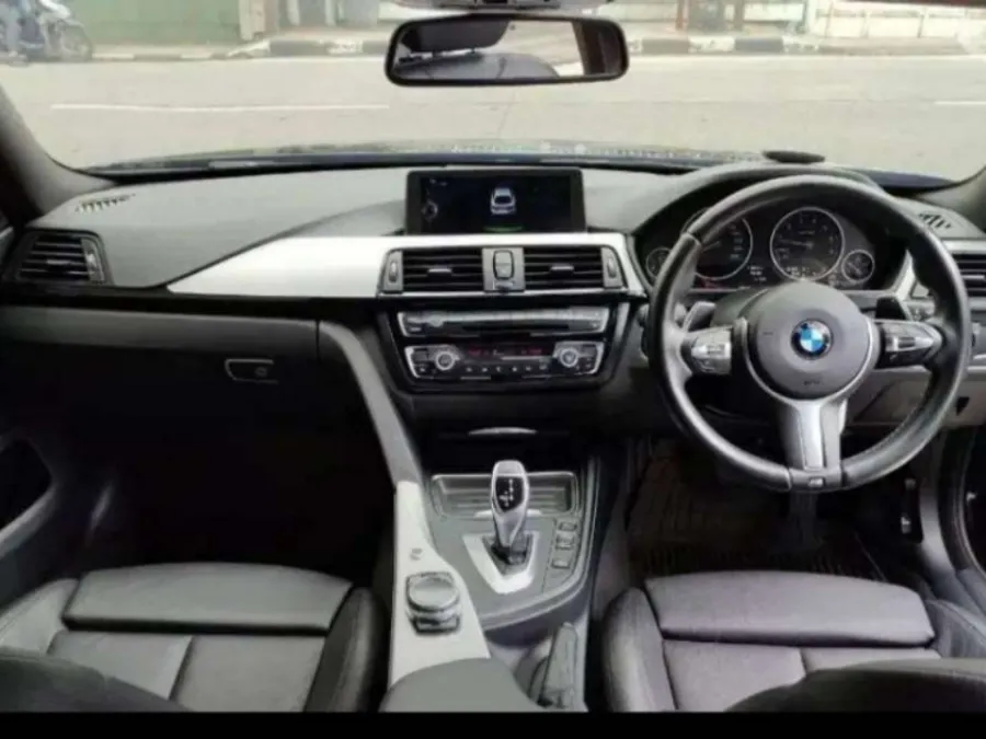 Foto Mobil Bekas Dashboard BMW 428i 2.0 M Sport tahun 2014