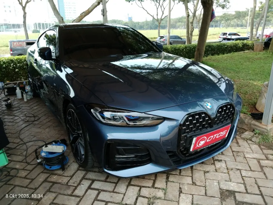 Foto Mobil Bekas Kanan Depan BMW 430i 2.0 tahun 2022