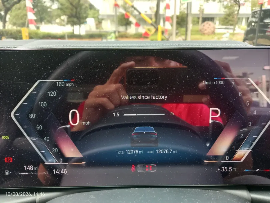 Foto Mobil Bekas Odometer BMW 430i 2.0 Sport tahun 2023