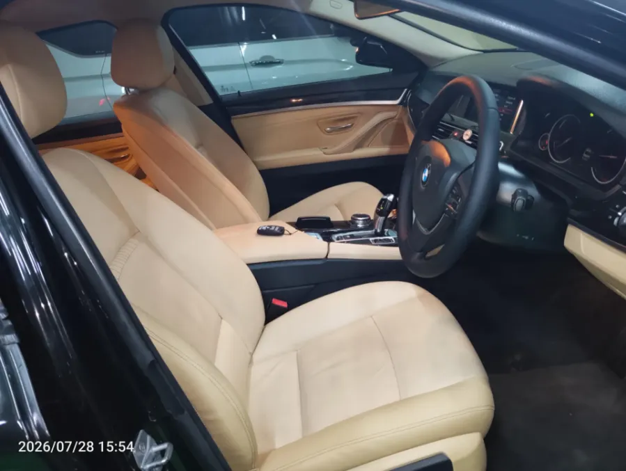 Foto Mobil Bekas Kabin Depan BMW 520i 2.0 tahun 2016