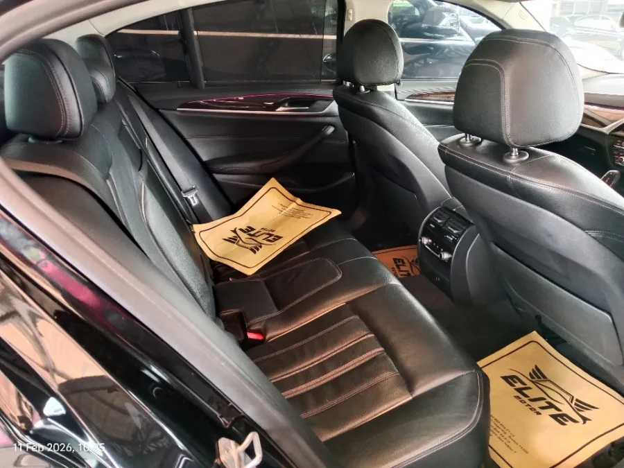 Foto Mobil Bekas Kabin Belakang BMW 520i 2.0 tahun 2018