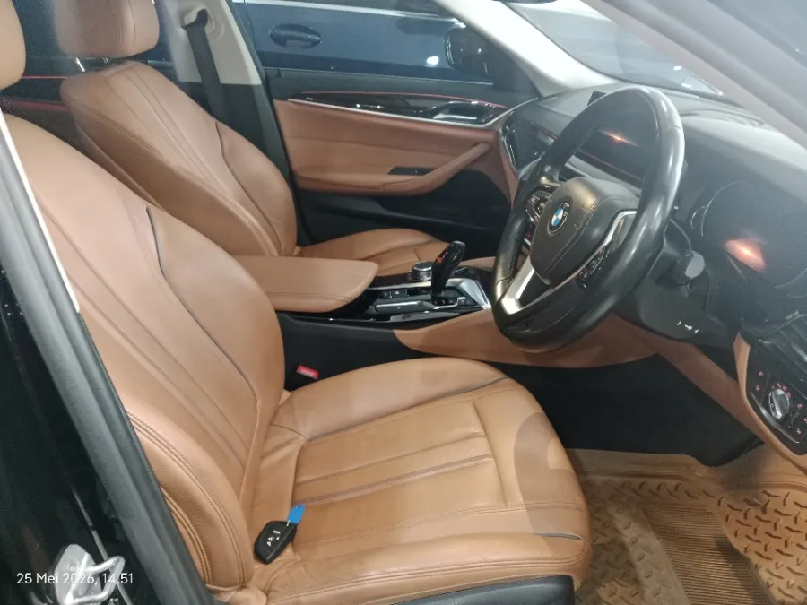 Foto Mobil Bekas Kabin Depan BMW 520i 2.0 tahun 2018