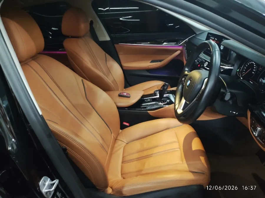 Foto Mobil Bekas Kabin Depan BMW 520i 2.0 tahun 2018