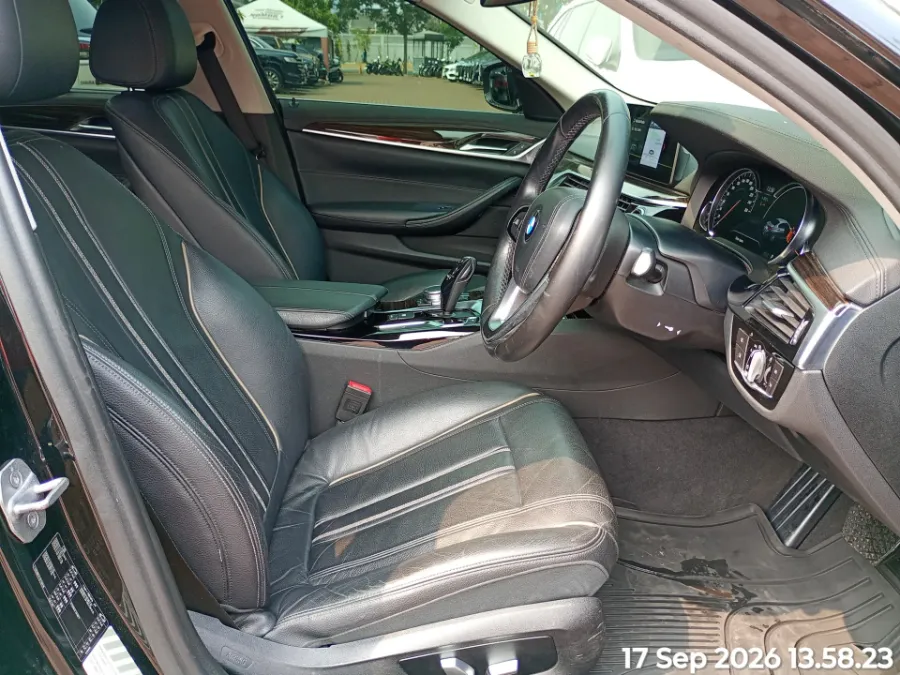 Foto Mobil Bekas Kabin Depan BMW 520i 2.0 tahun 2018