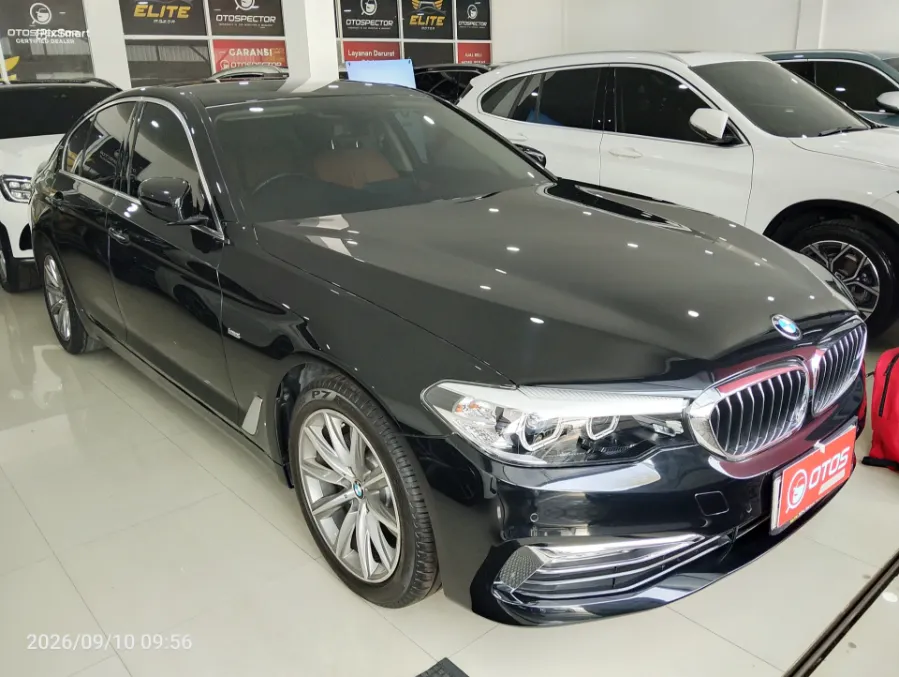 Foto Mobil Bekas Kanan Depan BMW 520i 2.0 tahun 2018