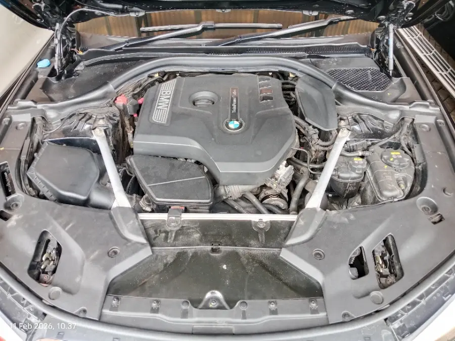 Foto Mobil Bekas Mesin BMW 520i 2.0 tahun 2018