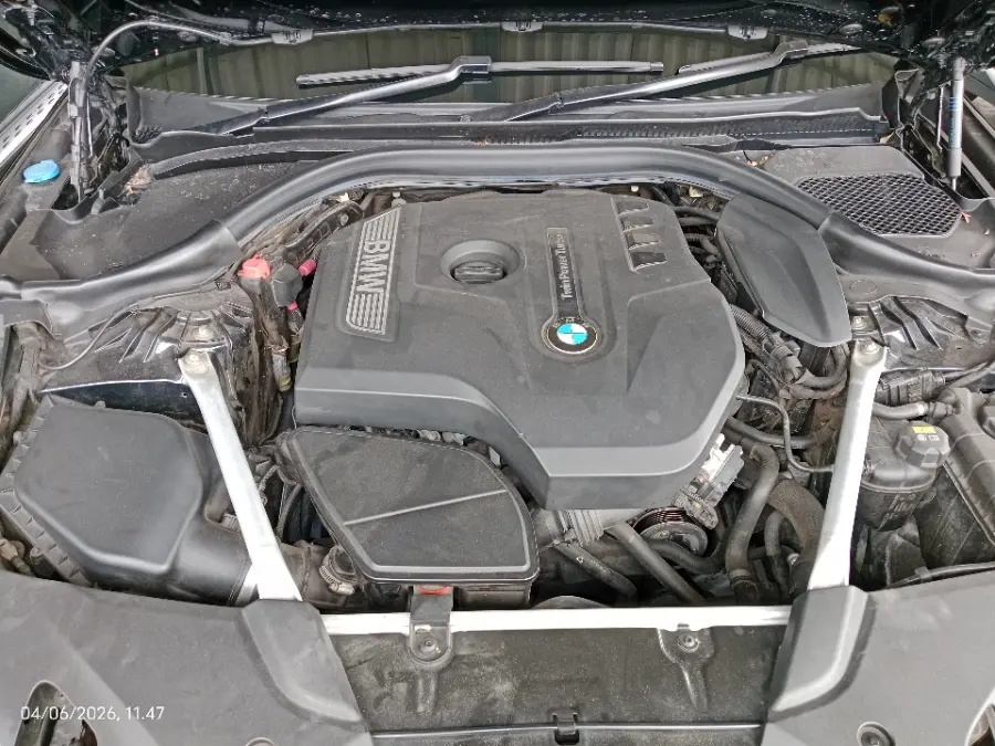 Foto Mobil Bekas Mesin BMW 520i 2.0 tahun 2018