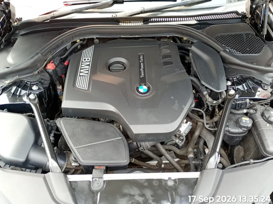 Foto Mobil Bekas Mesin BMW 520i 2.0 tahun 2018