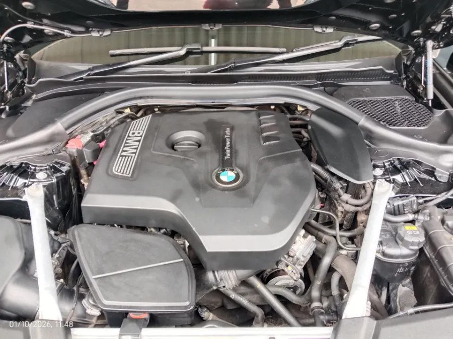 Foto Mobil Bekas Mesin BMW 520i 2.0 tahun 2018